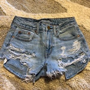 American Eagle ripped blue jean shorts size 0